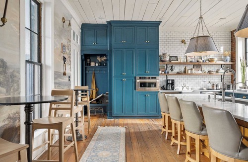 Butchertown House | Peaceful Unit 3 in A Vintage Elegant Guestroom