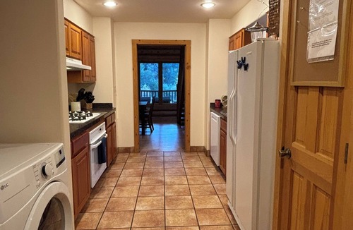 Canoncito Cabin | Pecos Riversong Cabin - a modern 3-bedroom cabin on the Pecos River
