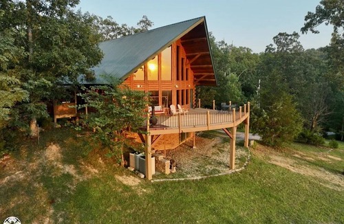 Pelham Cabin | Pelham Pointe Mountaintop Cabin - Incredible Panoramic Bluff View!