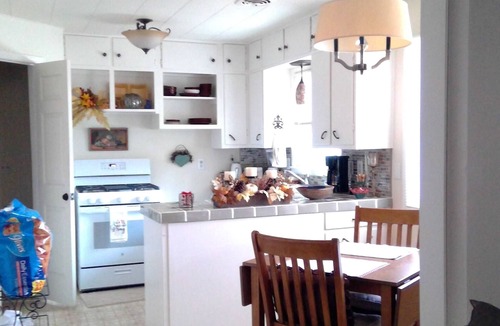 Falls City House | Perfect 1-bedroom house with AC in beautiful Falls City