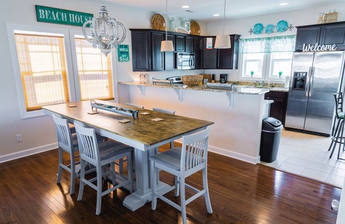 Surf City House | Perfect for 2 families. 2 MBRs. Elevator, 4 min walk 2 beach, pool and clean!