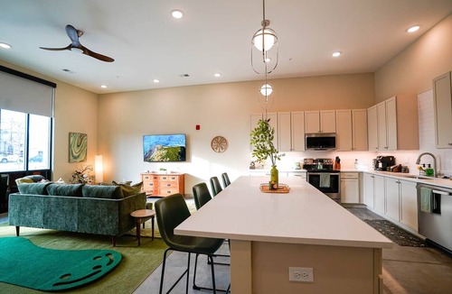 Oread Apartment | Peridot Suite - NEW (2bdrm/2bath) Loft