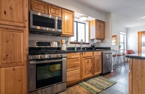 Osuna Park Inc House | Pet-free home in safe NE heights neighborhood!