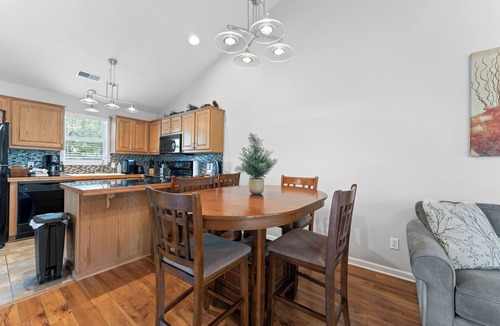 Branson West Condo | Pet Friendly 2 Bedroom, 2.5 Bath condo near SDC in Stonebridge Resort!
