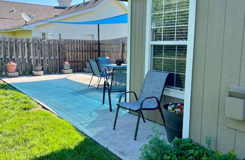 Waldron House | Pet-Friendly 3BR Home, Fenced Yard, Near KC