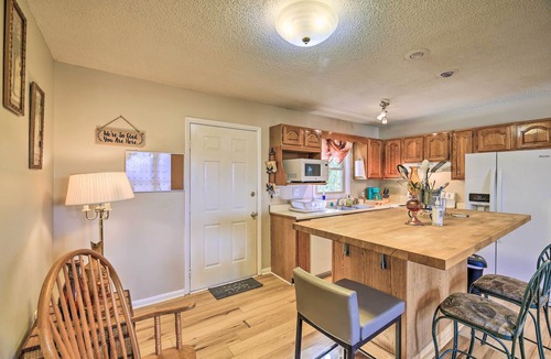 Meadowview Cottage | Pet-friendly Home w/Grill & Farm in Meadowview!
