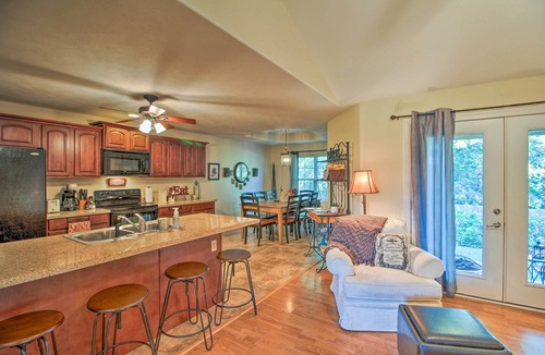 Blue Eye House | Pet-Friendly Home w/Yard: 9 Mi to Table Rock Lake