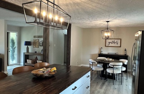 Springville House | Pet friendly Kentucky Lake Getaway with Boat Parking & room for the family!
