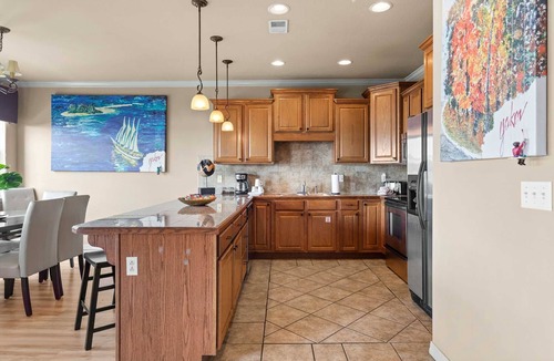 Hollister Condo | Pet-Friendly Luxury Condo on the Lake! - Full Kitchen, Whirlpool Tub, Pool - C4
