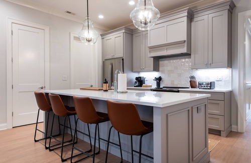 Prospect House | Pet-Friendly Manor on Bourbon Trail, Pools, Golf Local Dining, Fully Loaded