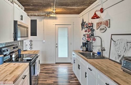 Franklin Cottage | Pet Friendly 'Milk Barn Cottage' on 15 Acres!