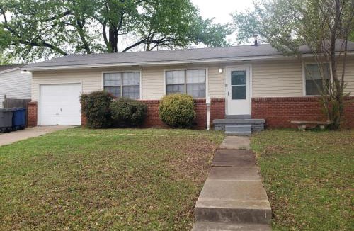 Tulsa House | Pete's Place - quiet beautiful 3 bedroom in the heart of tulsa