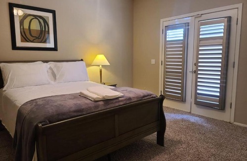 South Mountain House | Phoenix II Minutes to Airport and Downtown
