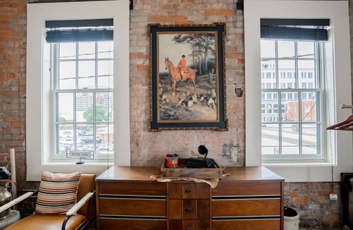 Covington Apartment | Pickle Factory Hotel—1BR Close to Stadiums & Bars
