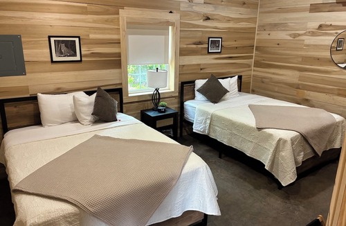 Counce Hotel | Pickwick Lake Lodge
