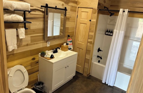 Counce Hotel | Pickwick Lake Lodge