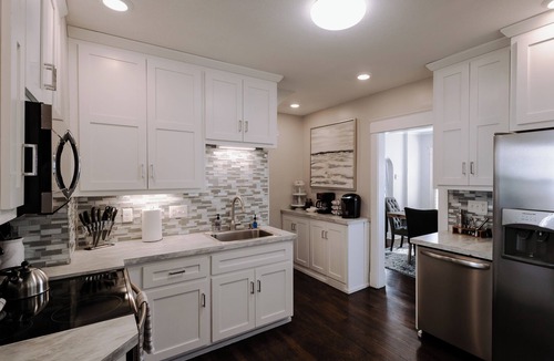 Kansas City House | Plaza Corner - 1 Block from Street Car and Plaza