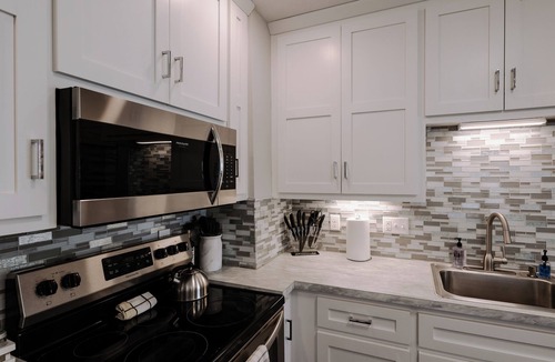 Kansas City House | Plaza Corner - 1 Block from Street Car and Plaza