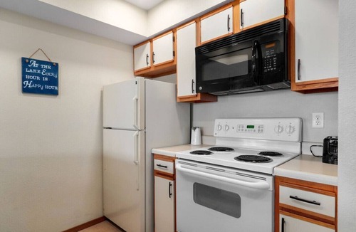 Kimberling City Apartment | Pleasure Point at Kimberling Crossing