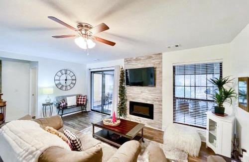 Table Rock Apartment | Pointe Royale Cute & Comfy