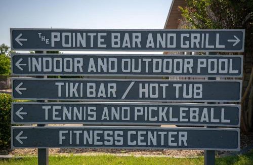 Table Rock Apartment | Pointe Royale Resort - Restaurant, Golfing, Pools, Gym, Trails, Lake Access