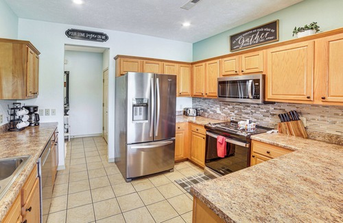 Branson West Condo | Pool & Fishing Lake Access: Branson West Condo