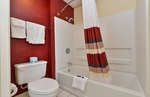 Allison Hotel | Pool & Gym Onsite with Breakfast | 7 mi to Gallup Museums & Arts