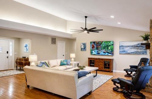 Hot Springs Village House | Pool House on Ponce De Leon