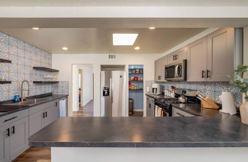 Tucson House | Pool/Huge Yard/3 BR 3 BA/Fenced/Hot Tub