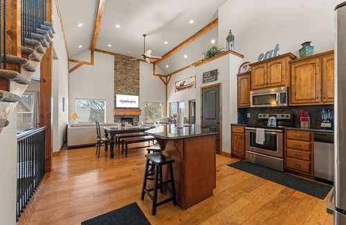 Hollister House | Pools Pvt Hot Tub near Thunder Ridge & Big Cedar