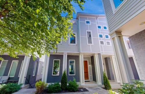 Chestnut Hill House | Posh Pad C10