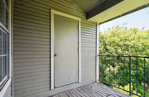 Antioch Apartment | Preakness: Ideal for Work or Play
