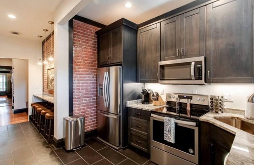 Cherokee Triangle House | Prime Highlands 8BR 6BA KINGS |.Huge Yard-Parking
