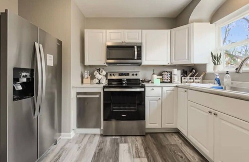 Highland Heights House | Prime Location! | 10-min to Downtown | Luxe 3BR