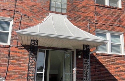 Joslyn Castle Apartment | Prime Spot, Walk to UNMC, Dining Nearby