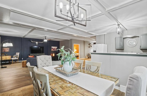Ashland House | Private! And 1 mile from Safari Park, SAC Museum, Mahoney St Park, Golf