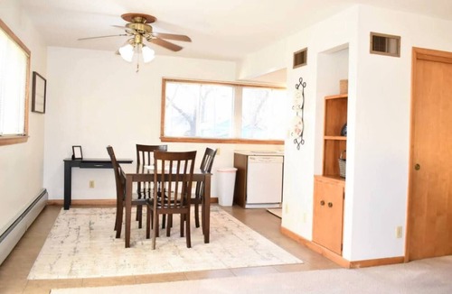 Eagle Grove Apartment | Private Apt w/Washer/Dryer-Parking-Kitchen