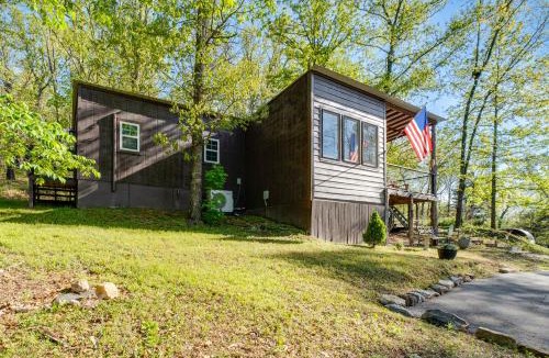 Pineville House | Private Cabin in the Woods, Mtn Biking, Elk River
