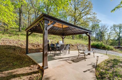 Pineville House | Private Cabin in the Woods, Mtn Biking, Elk River