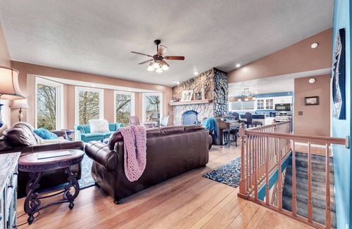 Branson House | Private Dock, Fishing, Hiking, Fire Pit, Hot Tub, Lakeview Haven on 8+ acres