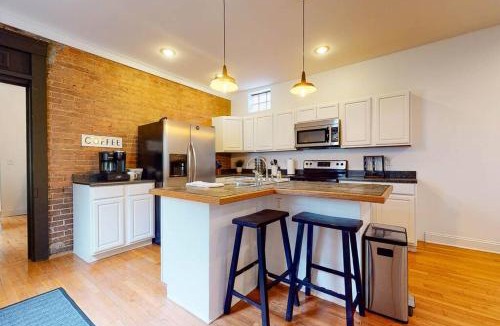 Phoenix Hill House | Private Home-Backyard-Parking Near Nulu Downtown