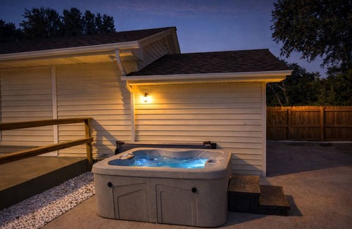 Saint Mary House | Private Hot Tub + Fire Pit | 4BR/2Bth Ranch | 10 Min to Historic Ste. Genevieve by Timber Oaks Vacation Rentals