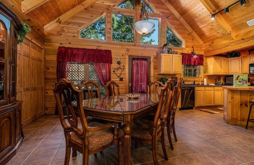 Branson Cedars Cabin | Private Hot Tub & FirePit! Near Big Cedar, Tucked in Woods, Huge Great Room