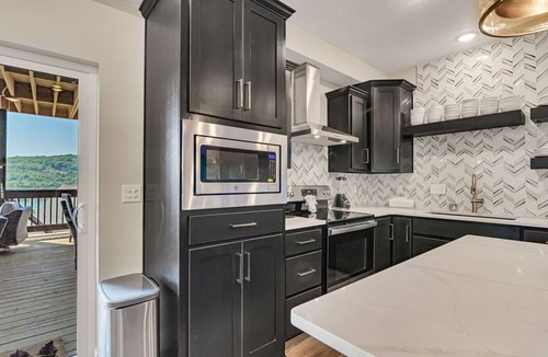 Hollister House | Private Pool-Fitness Room-Free Tickets-Golf Cart-Arcades-Expansive Decks-Elevator-Golf Cart!