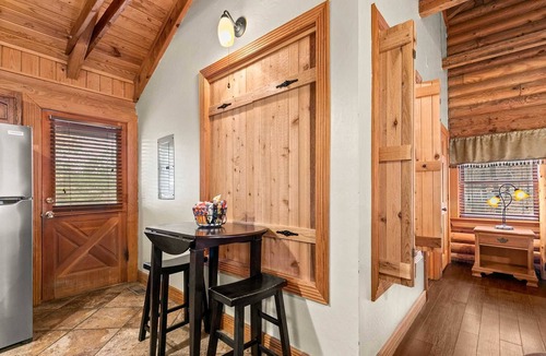 Branson Theater District Cabin | Private Retreat! King Bed, Whirlpool Tub, Large Deck, Resort Amenities! | 154