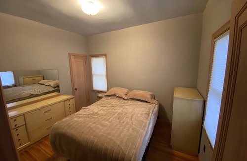 Knox County House | Private updated hunting lodge/farmhouse