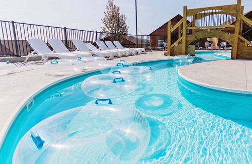 Kimberling City House | PROMO 10% OFF Indoor - Outdoor Pools! Lazy River! Theme!Lux Lake Views! Hot Tub!