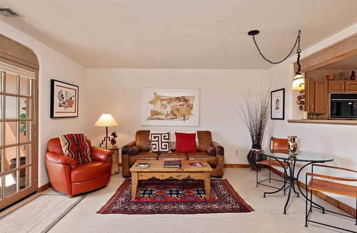 Quail Run Condo | Quail Run 312 | Mountain Views | Penthouse | Private Balcony | Golf Course | Pool & Hot Tub
