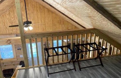 Birdseye House | Quaint Cabin with Lofted Interior, Spa and BBQ in Indiana