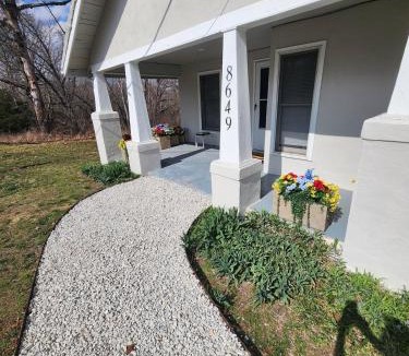 Branson West House | Quaint Farmhouse